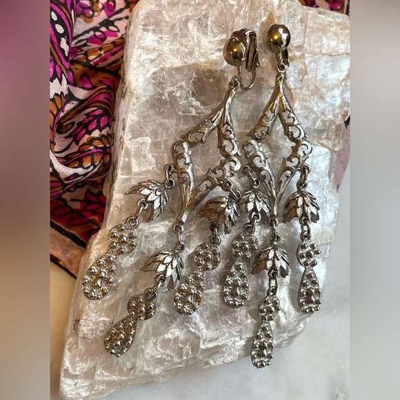 Vintage 70’s Boho Dangly Earrings/ Silverstone 70’s Dangly Chandelier Earrings - Picture 2 of 8